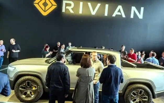 1rivian_electric_truck_3736011-min