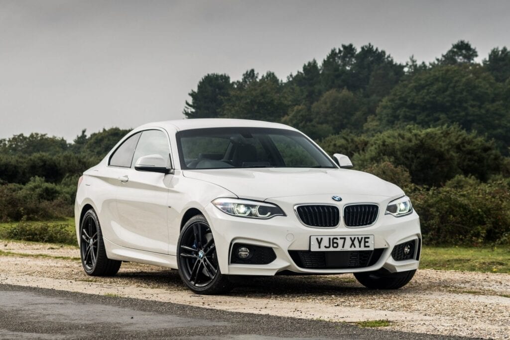 BMW_2_Series_Coupe_(F22)_2013_4