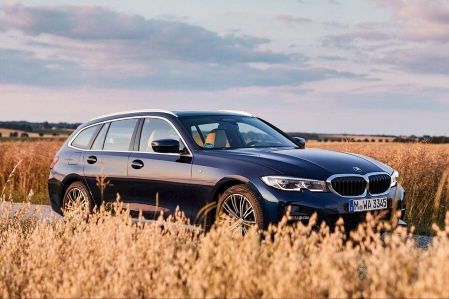 BMW_3_Series_Touring_(G21)_2019_3