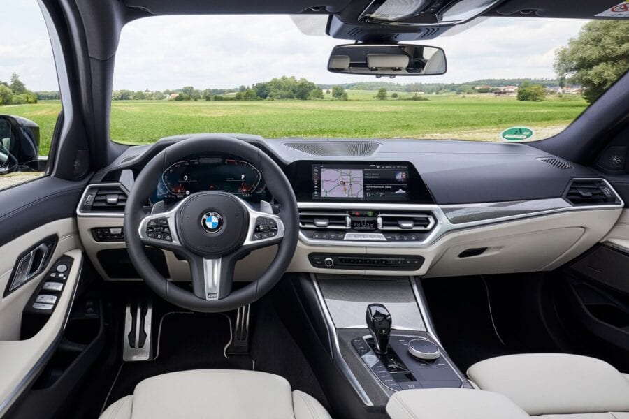 BMW_3_Series_Touring_(G21)_2019_5