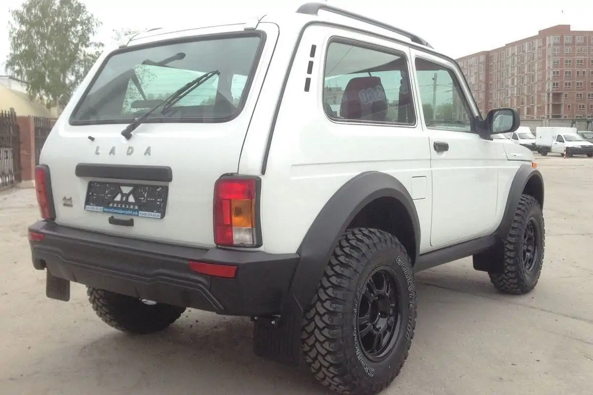 Lada_Lada_4x4_Bronto_2017_4