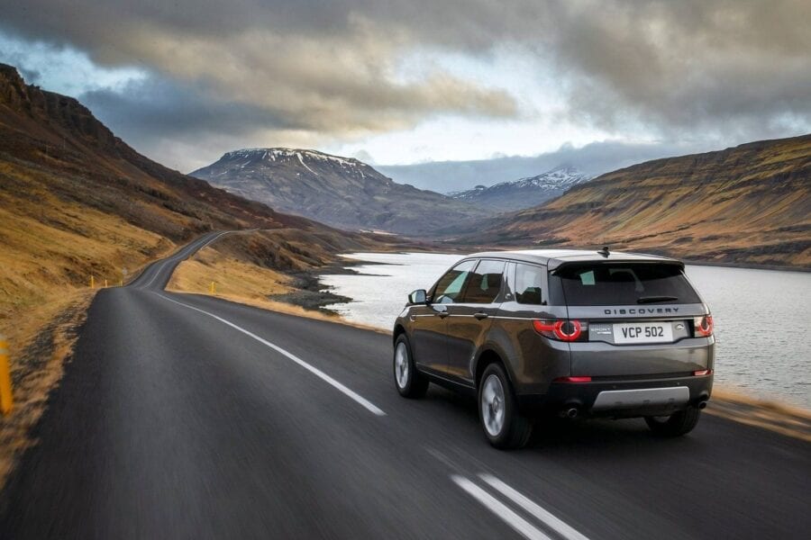 Land_Rover_Discovery_Sport_2014_4