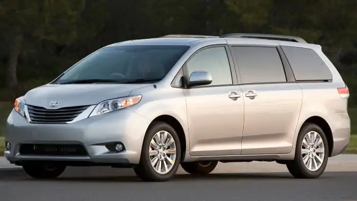 17Toyota Sienna (1)