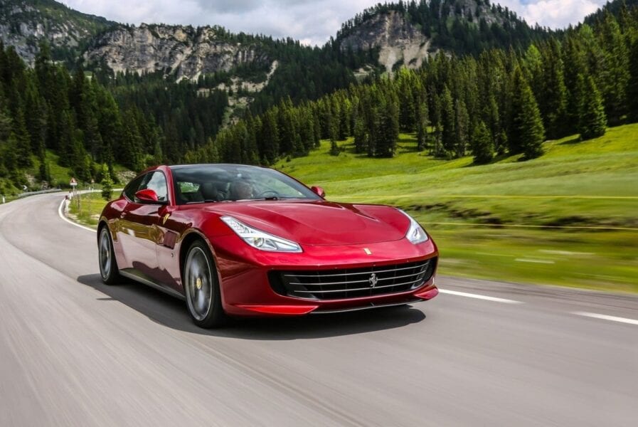 Ferrari_GTC4lusso_2016_1