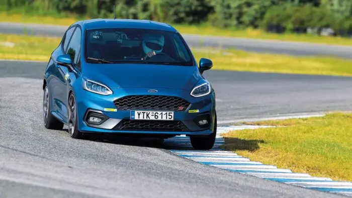 ford_fiesta_st_01