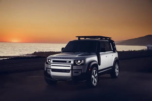 Land Rover Defender представляет подключение eSIM