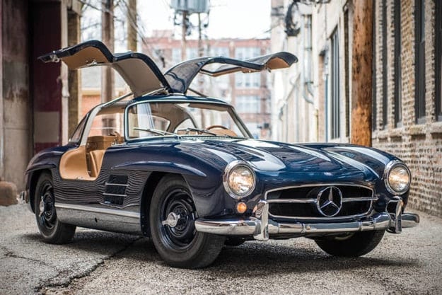 New Mercedes-Benz SL in the proportions of the 50s