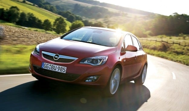 Opel Astra. DEKRA չեմպիոն 2012 թ