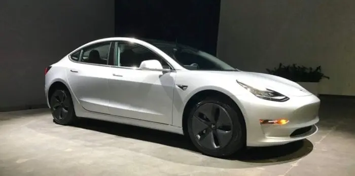 Tesla Model 3 2017