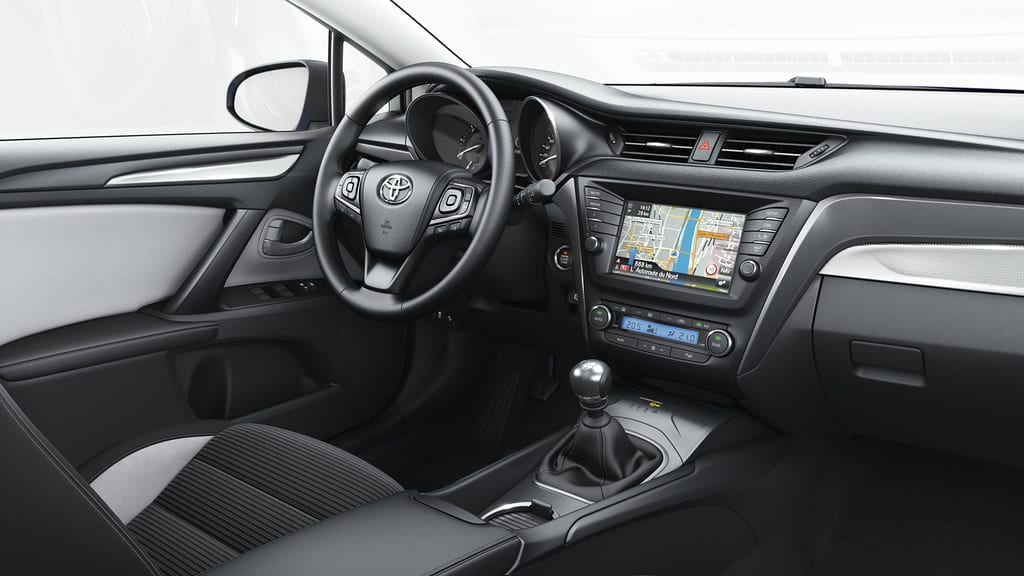 Toyota Avensis 2015 3