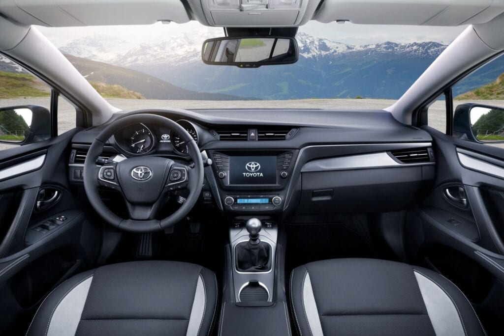 Toyota Avensis Wagon 2015 1
