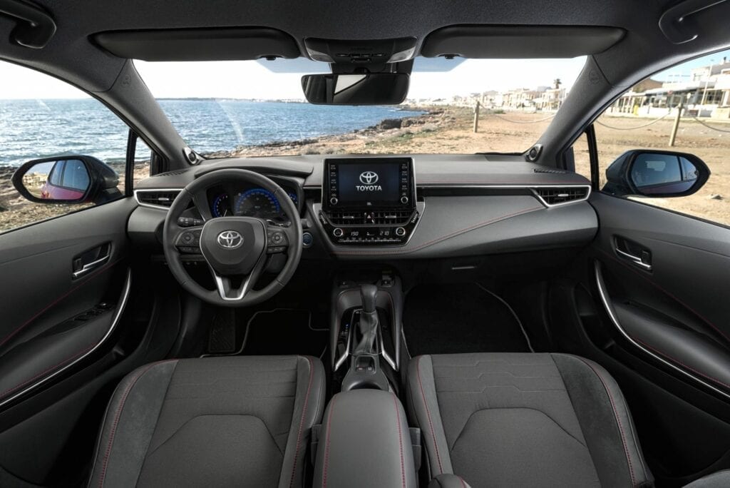 Toyota Corolla Hatchback Hybrid 2019 4