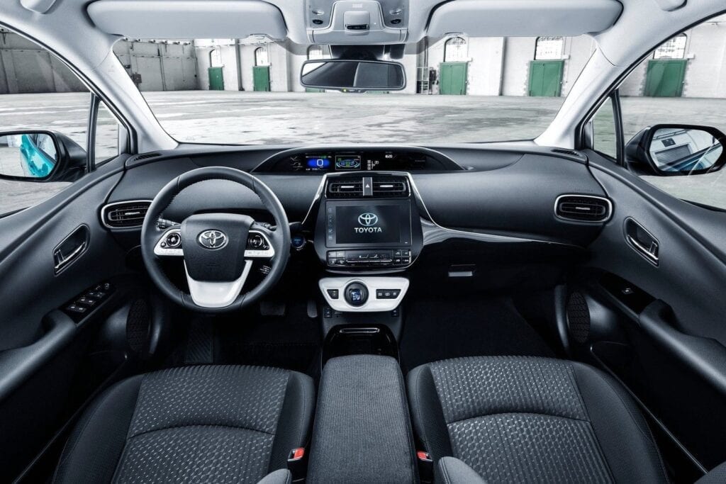 Toyota Prius Plug-in Hybrid 2016 4