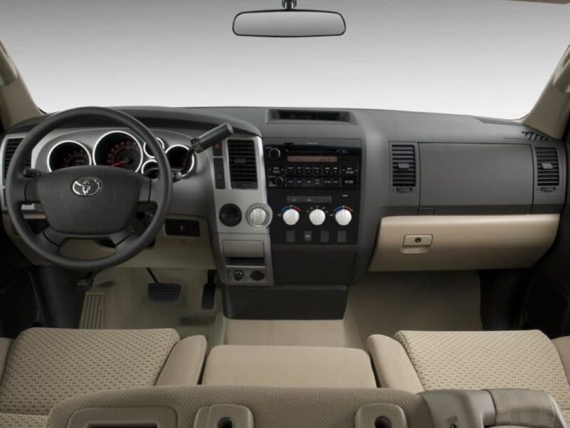 Ang Toyota Tundra Regular Cab 4.0 AT