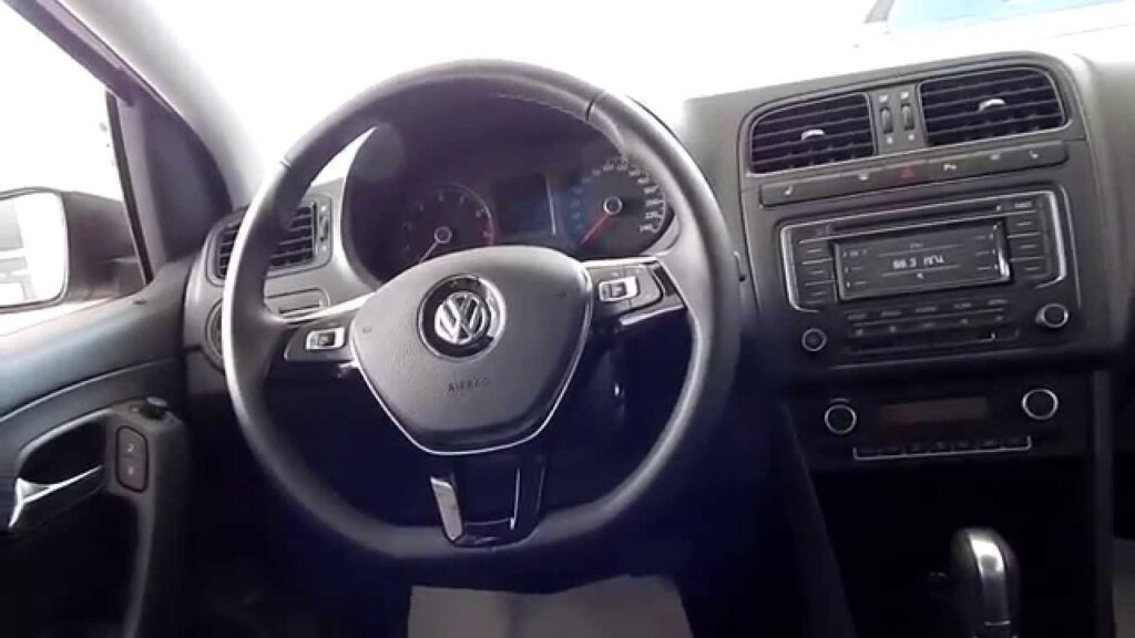 Volkswagen Polo Sedan 2015 1