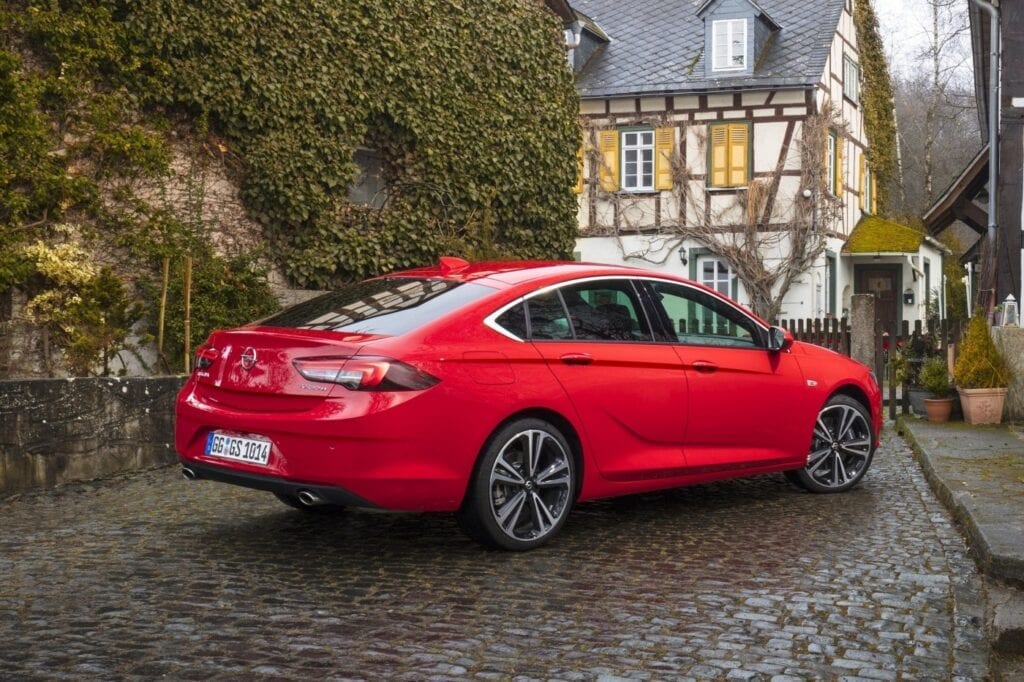 Опель инсигния б. Opel Insignia Red. Opel Insignia красная. Opel Insignia OPC. Опель Инсигния b.