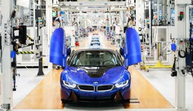 BMW pabeidza hibrīda i8 izstrādi