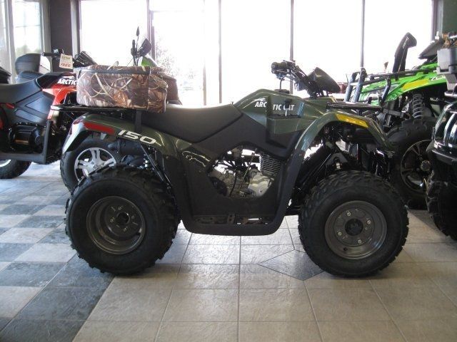 Сат 150. Arctic Cat 150. Арктик Кэт 150 квадроцикл. Atv Arctic Cat 150 с кофром. Арктик 150-15.