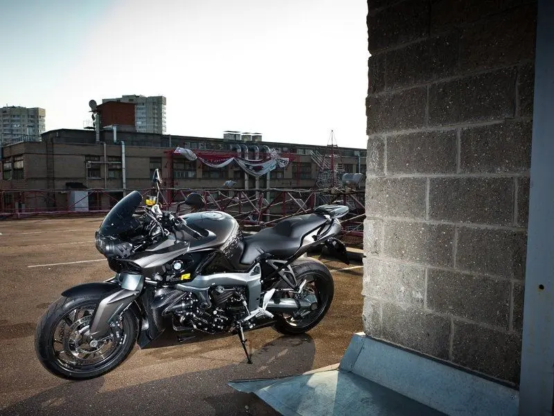 BMW K 1300 R8