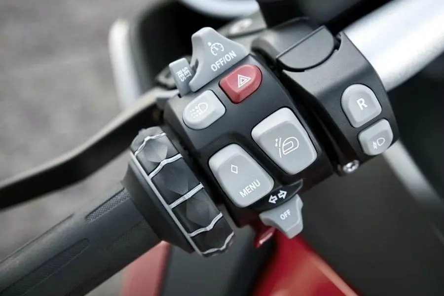 BMW K 1600 GT8