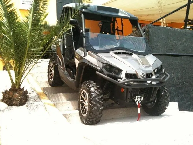 Can-Am Commander Limited2