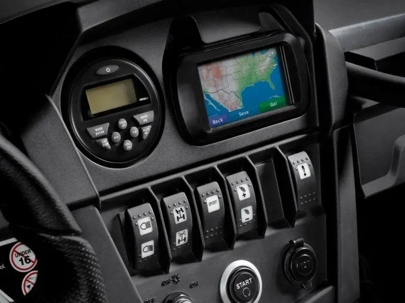 Can-Am Commander Limited6