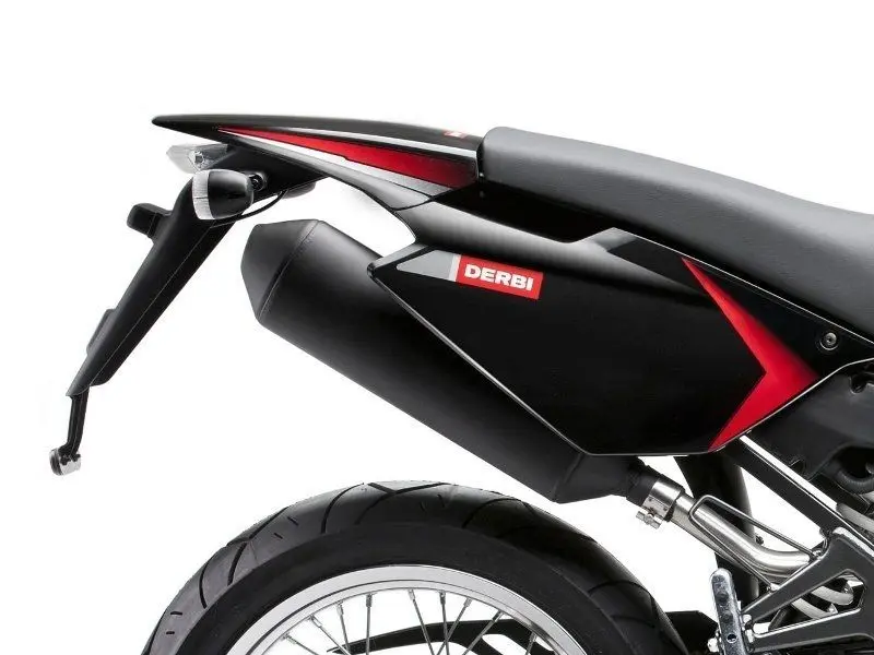 Это изображение имеет пустой атрибут alt; его имя файла - derbi-senda-baja-125-sm8.jpg
