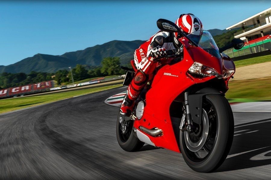 Это изображение имеет пустой атрибут alt; его имя файла - ducati-superbike-899-panigale-superbike-899-panigale.jpg