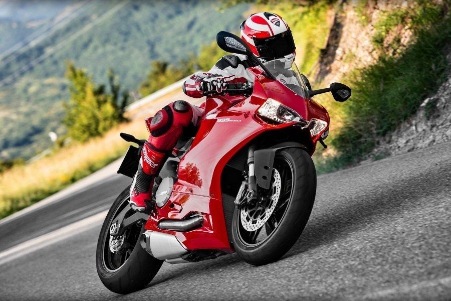 Это изображение имеет пустой атрибут alt; его имя файла - ducati-superbike-899-panigale-superbike-899-panigale7.jpg