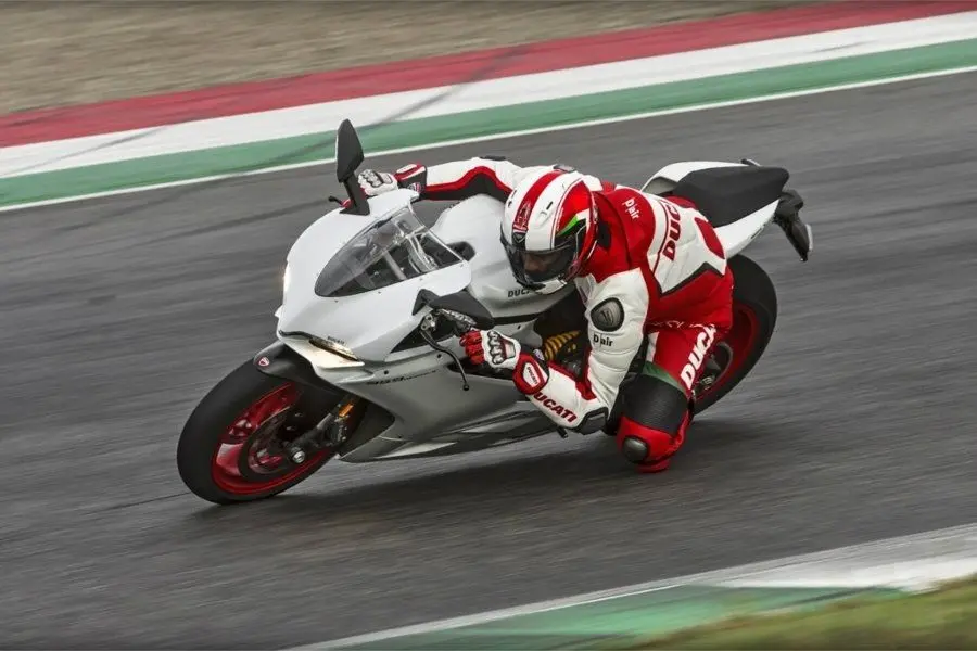 Это изображение имеет пустой атрибут alt; его имя файла - ducati-superbike-959-panigale5.jpg
