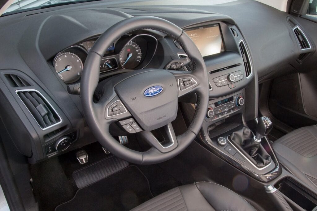 Ford Focus 5-ти дверный 2014 5