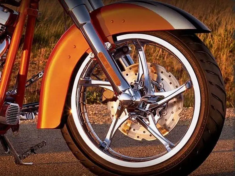 Это изображение имеет пустой атрибут alt; его имя файла - harley-davidson-cvo-softail-convertible-flstse8.jpg