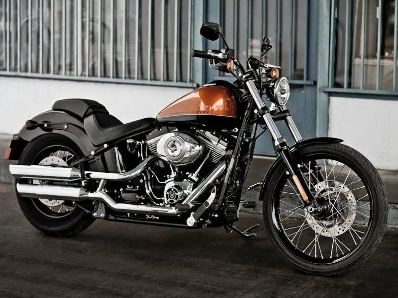 Это изображение имеет пустой атрибут alt; его имя файла - harley-davidson-softail-blackline-fxs5.jpg