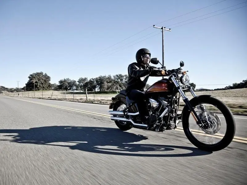 Это изображение имеет пустой атрибут alt; его имя файла - harley-davidson-softail-blackline-fxs8.jpg