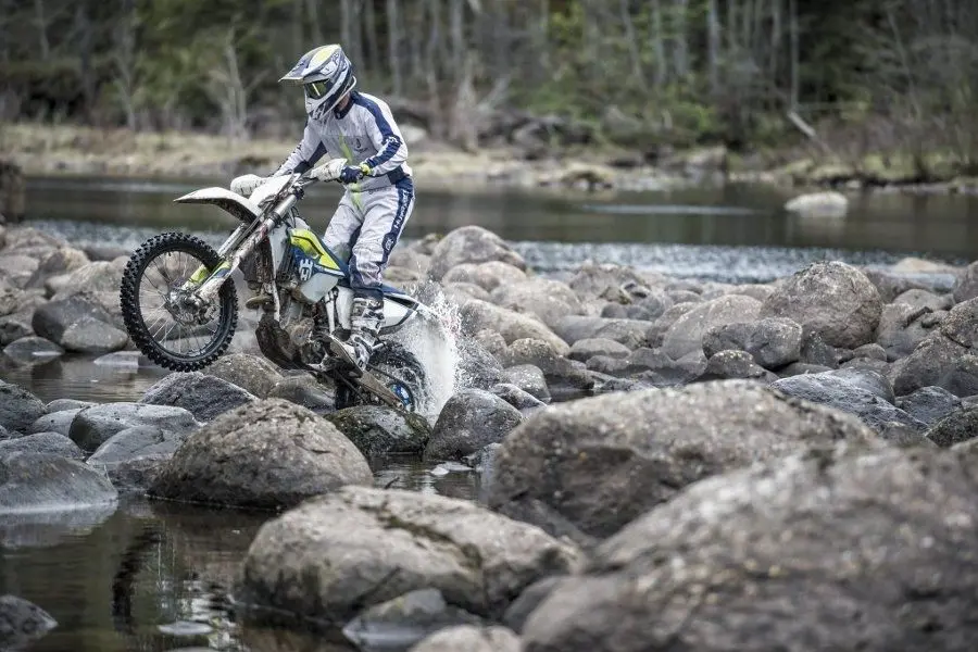 Это изображение имеет пустой атрибут alt; его имя файла - husqvarna-fe-4501.jpg