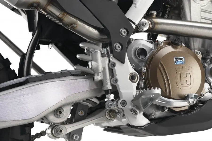 Это изображение имеет пустой атрибут alt; его имя файла - husqvarna-fe-4507.jpg
