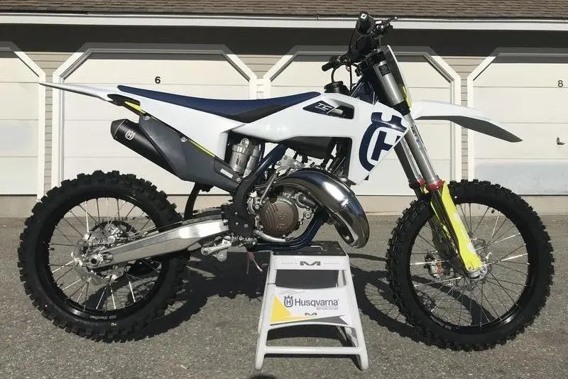 Это изображение имеет пустой атрибут alt; его имя файла - husqvarna-tc-1251.jpg