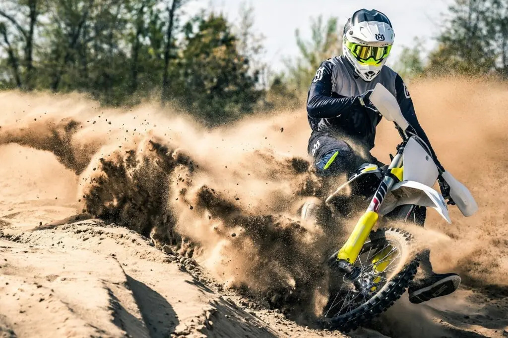 Это изображение имеет пустой атрибут alt; его имя файла - husqvarna-tc-1253-1024x683.jpg