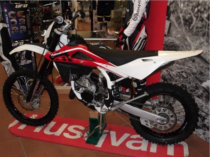 Это изображение имеет пустой атрибут alt; его имя файла - husqvarna-wr-1251.jpg