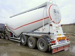 Kratek pregled, opis. Polprikolice cementa Ali Riza Usta 42 kubičnih metrov cisterna za prevoz cementa (st.)