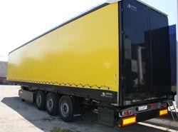 Ro-shealladh goirid, tuairisgeul. Leth-trailer Curtainsider Kogel Cargo SNCS 24 P 90-1.110