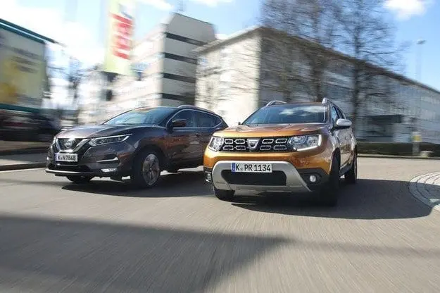 Тест драйв Dacia Duster DCI 110 4X4 против Nissan Qashqai 1.5 DCI: тест