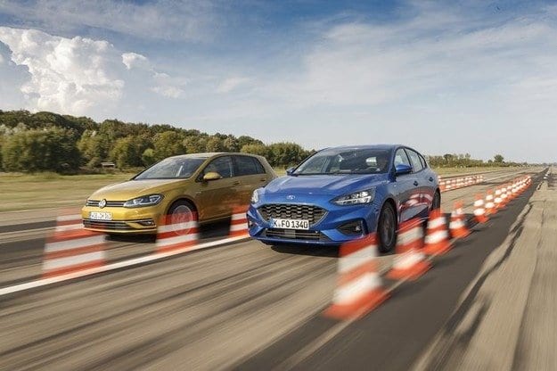 Prova de conducció Ford Focus vs VW Golf: hauria de tenir èxit ara