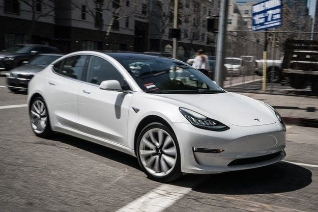 Test Drive Tesla Model 3: Gati?