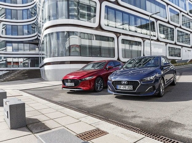 Тест драйв Hyundai i30 Fastback против Mazda 3: дизайн имеет значение