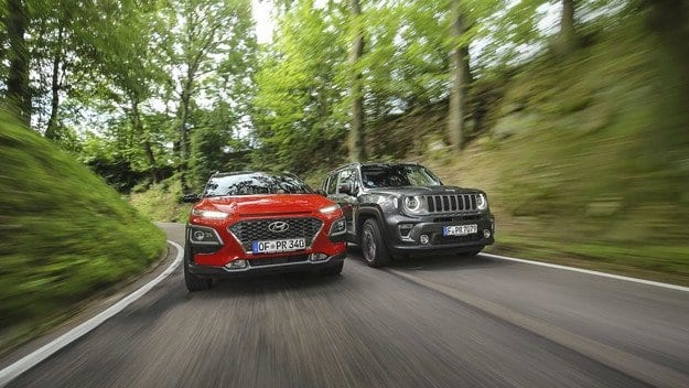 Tiomáint tástála Jeep Renegade agus Hyundai Kona: Mar is mian leat