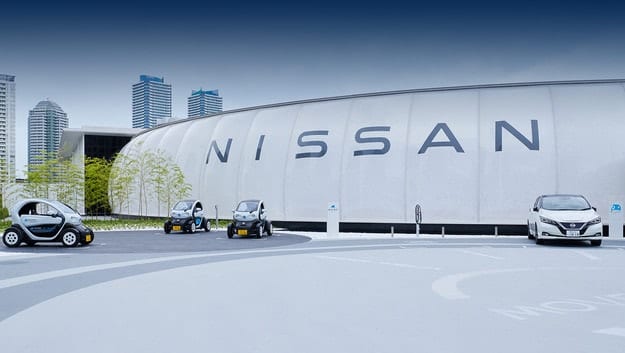 Osclaíonn Nissan pailliún mór i Yokohama