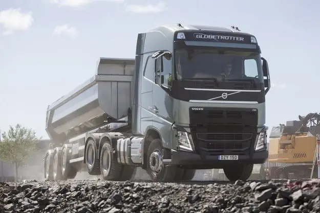 Тест драйв новая функция Volvo Trucks: подъем тандемного моста