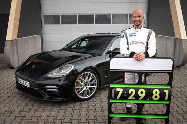Gosododd Porsche Panamera wedi'i ddiweddaru record