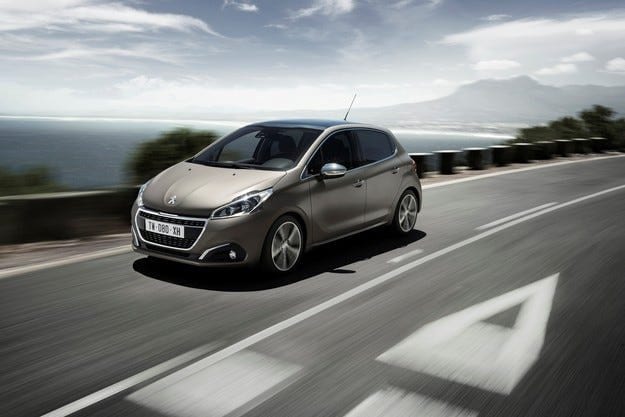 Тест драйв Peugeot 208: Точно в цель